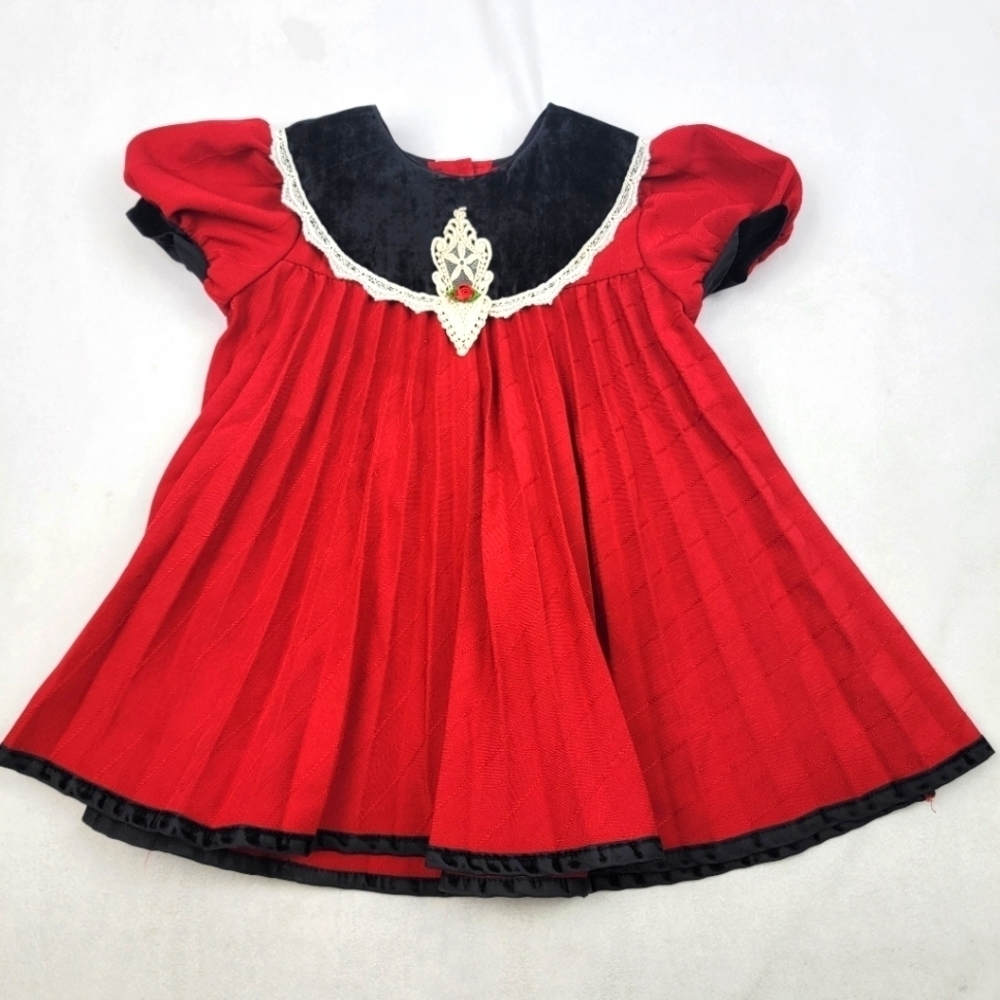 Vintage Rose Cottage red pleated velvet trim‎ dress